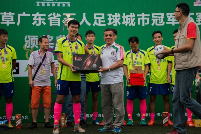 贝克汉姆现身香港 促赛马与足球跨界联动
